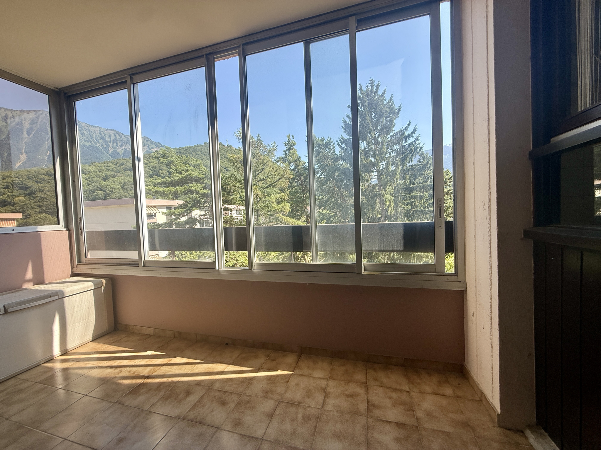 FAVERGES - PROCHE CENTRE- TYPE 4 Avec Ascenseur