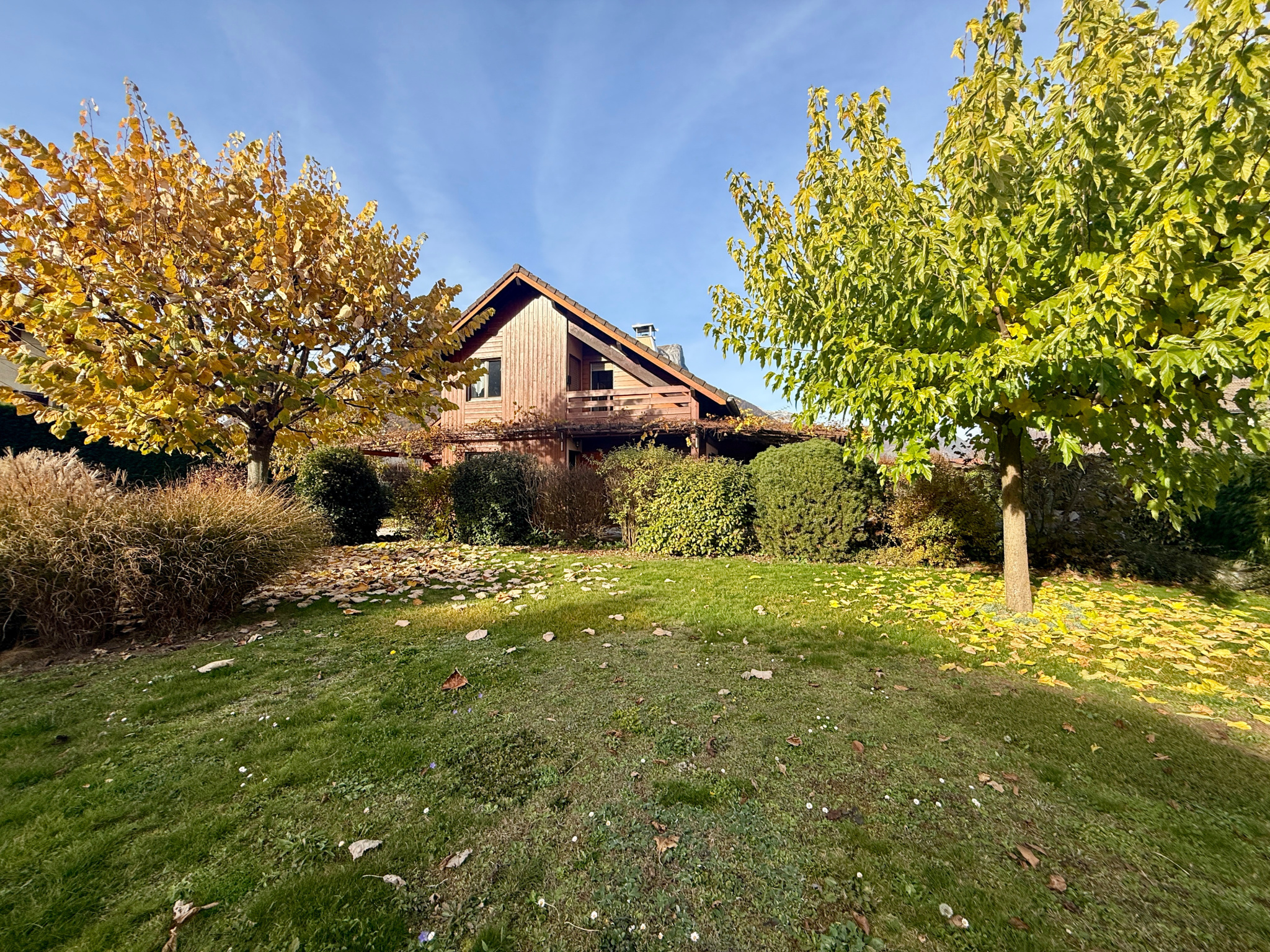 FAVERGES CENTRE -  Maison Individuelle - Terrain plat - Secteur privilégié