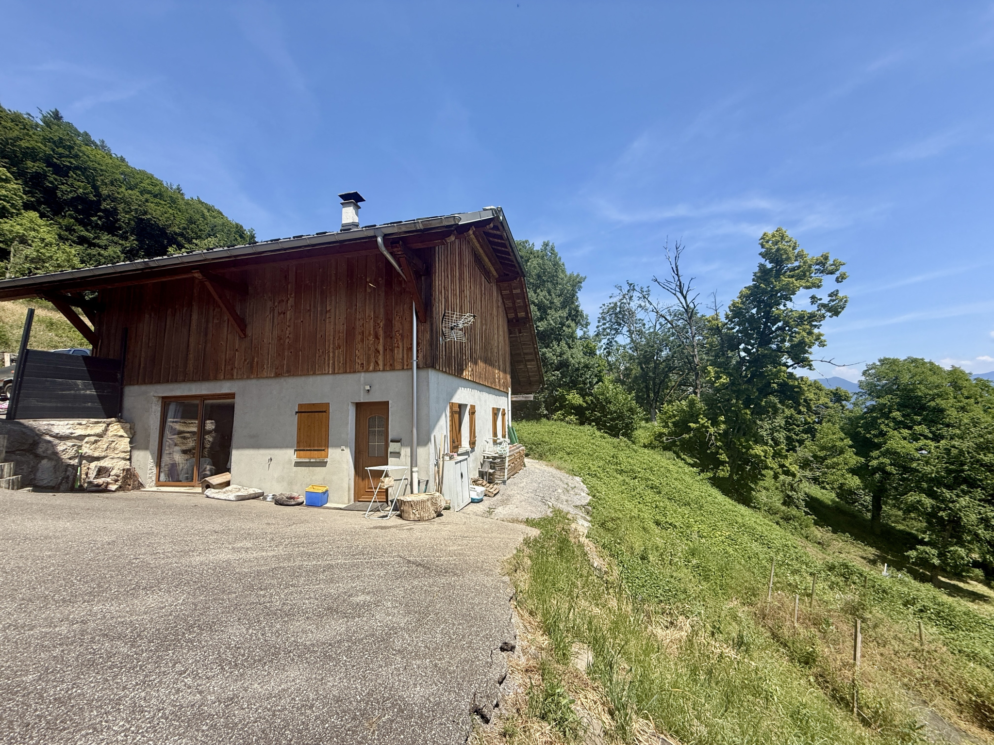 VAL DE CHAISE -HAUTEURS DE MARLENS- Maison de village