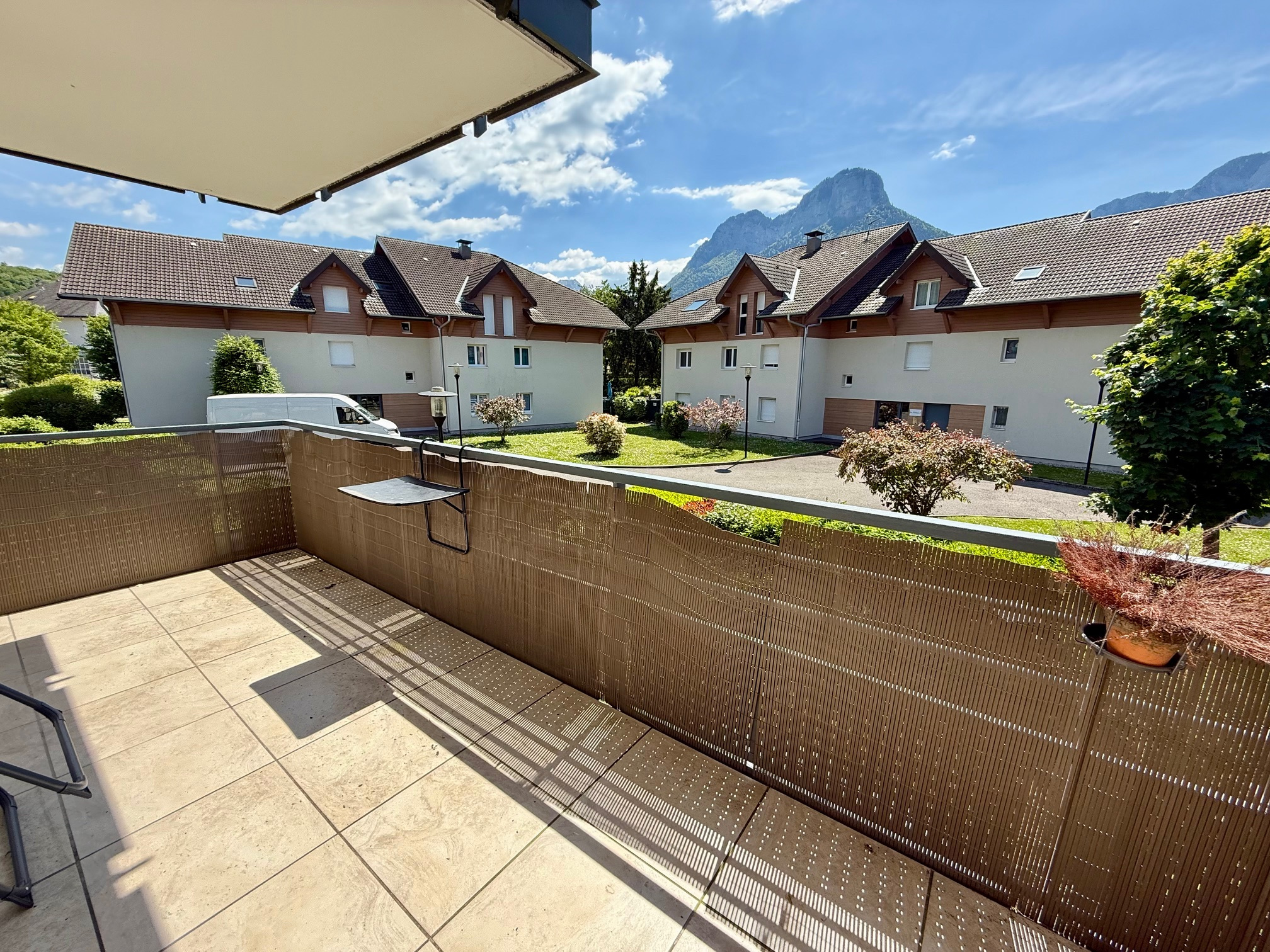 DOUSSARD - APPARTMENT DE TYPE 3 - 69m2