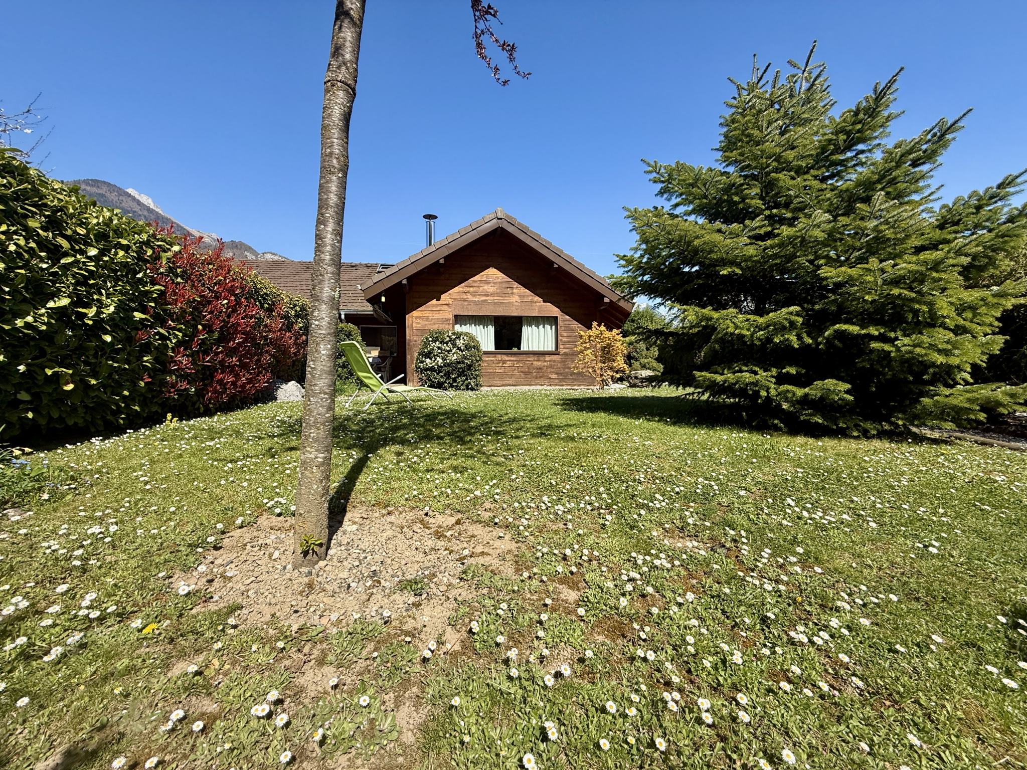FAVERGES -  Maison mitoyenne avec Garage et Terrain Privatif -