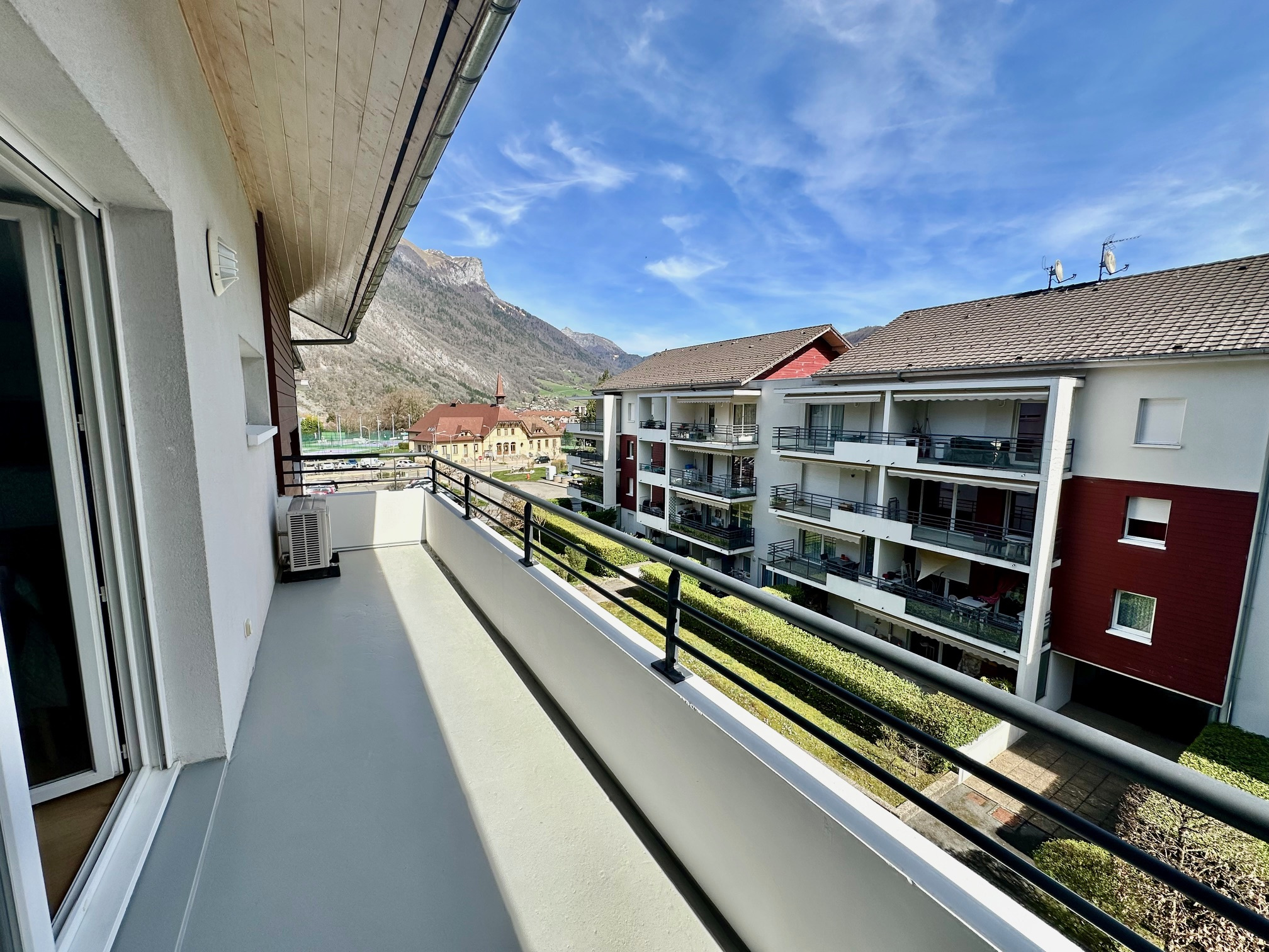 FAVERGES - STUDIO - GARAGE - 34M2