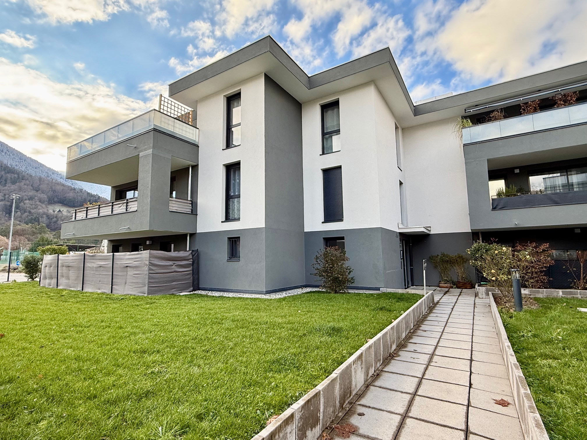 FAVERGES T3 rez de chaussée avec terrasse