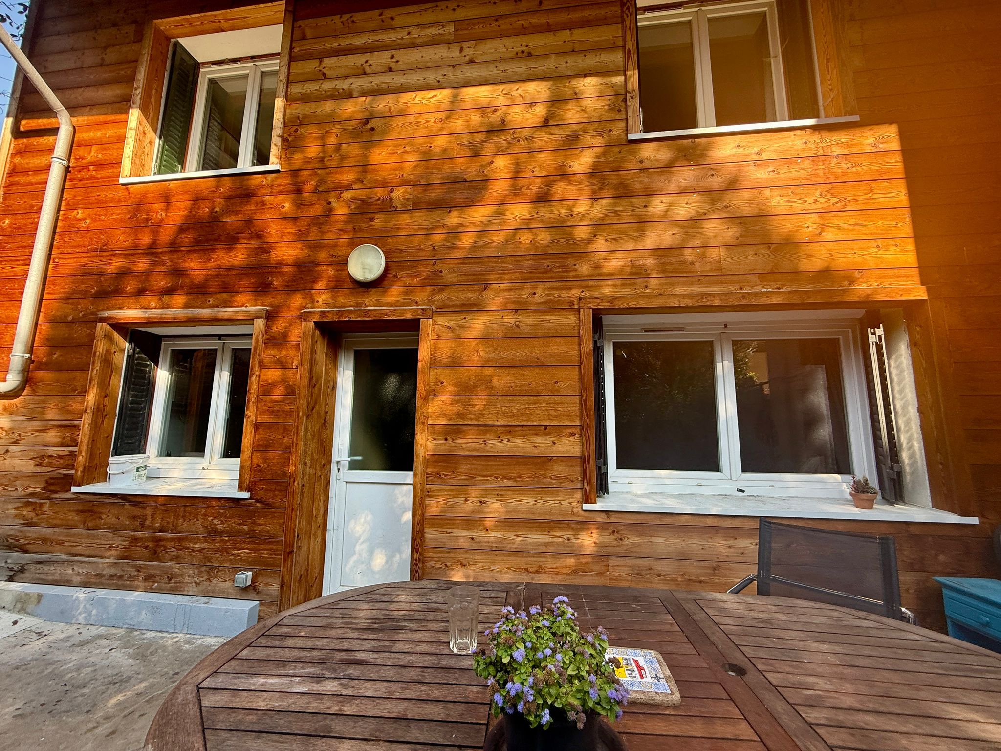 FAVERGES - MAISON MITOYENNE - DEPENDANCE - 137M2